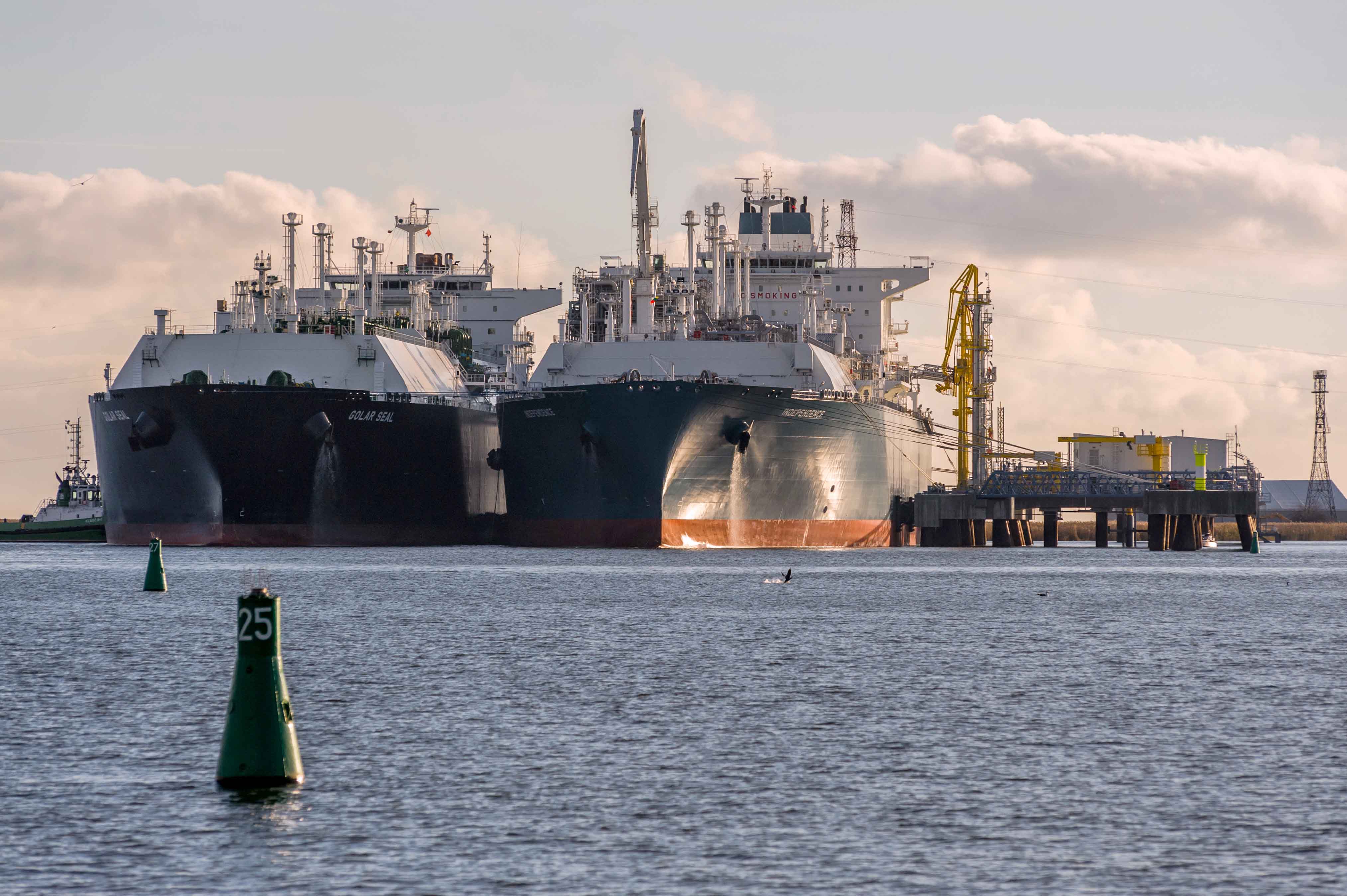 Fluor provided project management and advisory services for the Klaipedos Nafta LNG import terminal located in Klaipeda, Lithuania. (Source: Fluor, Klaipedos Nafta AB)