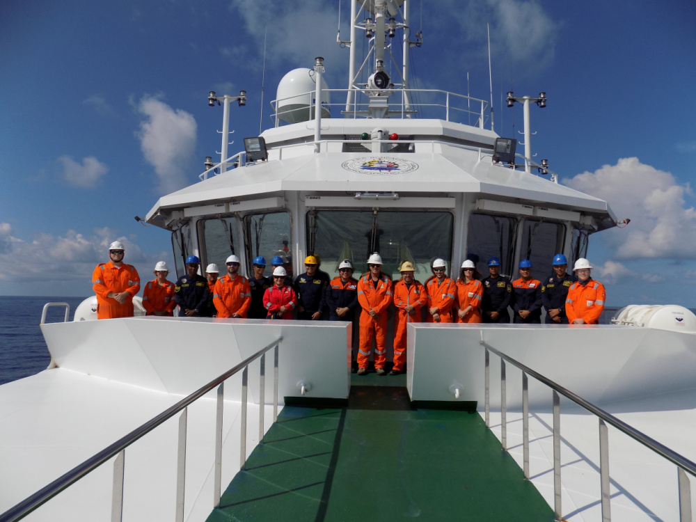 Fugro and DIMAR personnel onboard ARC Roncador