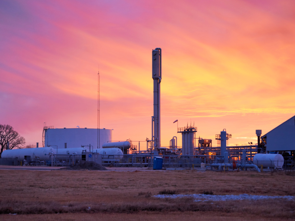 Oil and Gas Investor February 2022 - The Pickup Artists - BCE-Mach Midcontinent gas plant at sunrise image