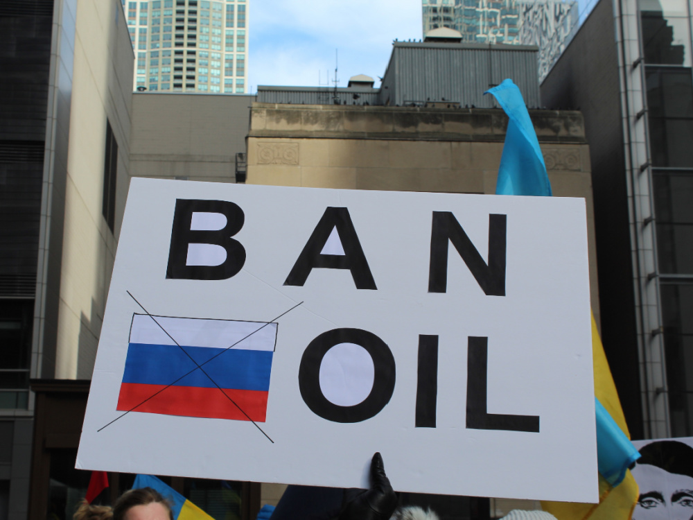 Oil and Gas Investor May 2022 Special Report Oil and Peace - Ban Oil Protest John Ruberry Shutterstock image