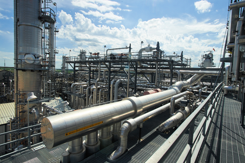 Pictured above, the refrigeration process equipment at Hess’ 250-MMcf/d Tioga gas plant in Tioga, N.D.