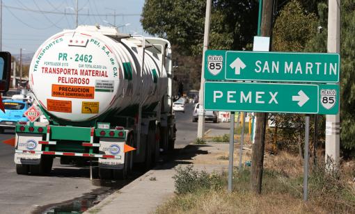 A petrochemical center in Puebla, Mexico where fuel transport pipes are filled with diesel and gasoline. 