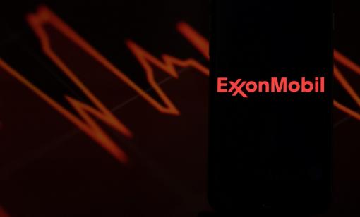 Exxon Mobil Advances Massive Hydrogen Plant with Contract Award
