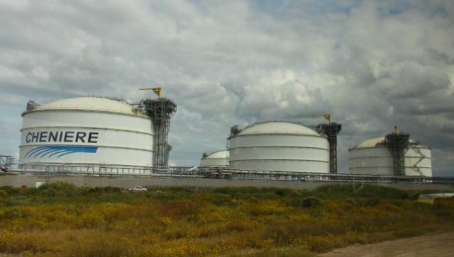 Cheniere storage tanks LNG