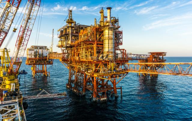 The Muktab-A platform is shown offshore India. (Source: AzmanMD/Shutterstock.com)