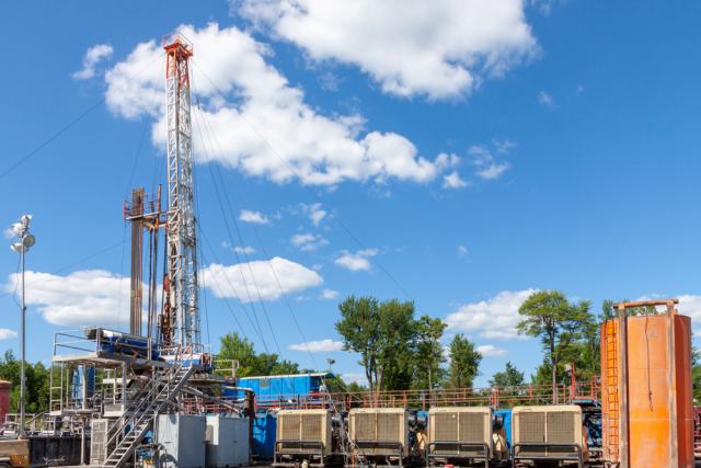 Drilling operations are shown in the Marcellus shale play in rural northern Pennsylvania. (Source: George Sheldon/Shutterstock.com)