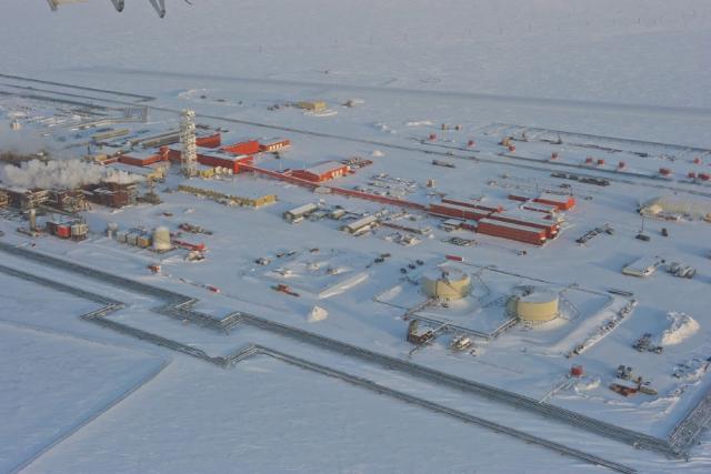 ConocoPhillips’ Kuparek unit on Alaska’s North Slope is shown on a cold winter day. It is located about 40 miles west of Prudhoe Bay. (Source: ConocoPhillips)