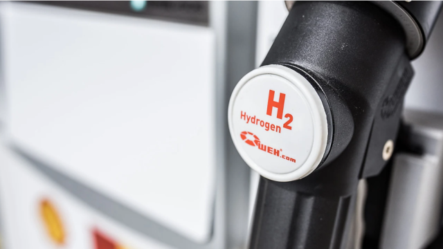 Energy Firms Bet on Hydrogen Boom, But Payday Far Away