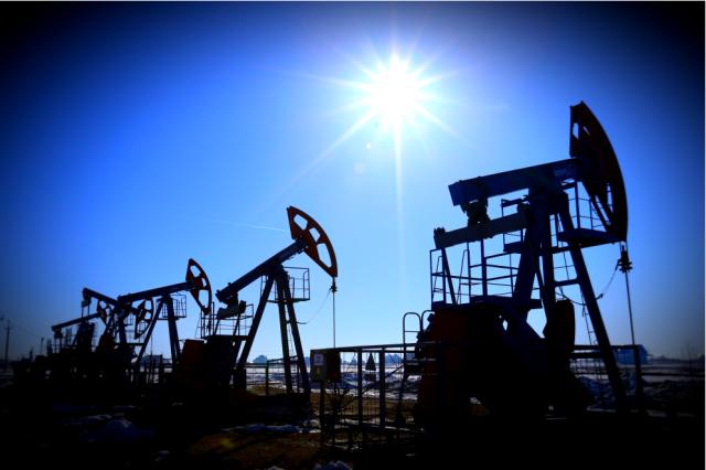 Record US Crude Oil Stockbuild as Refining Plummets after Texas Freeze