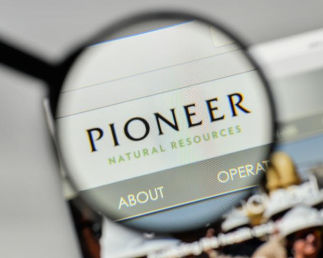 Pioneer Natural Resources to Buy DoublePoint in $6.4 Billion ‘Bolt-on Acquisition’