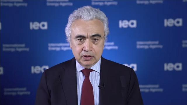 IEA Executive Director Fatih Birol discusses what needs to happen for governments to achieve their stated greenhouse gas emission reduction targets. (Source: Columbia Global Energy Summit)