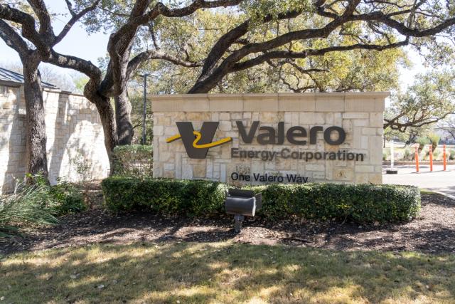 Valero’s CEO Gorder to Retire, COO Riggs to Succeed Him