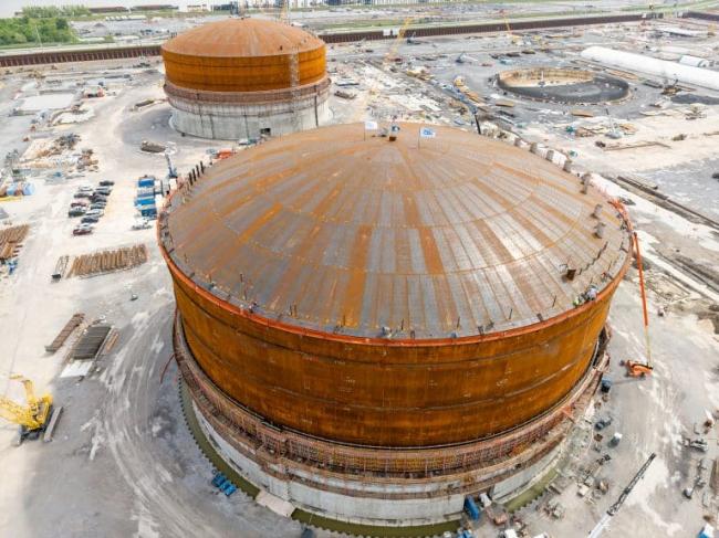 Venture Global Raises Roof on Second Storage Tank at Plaquemines LNG ...