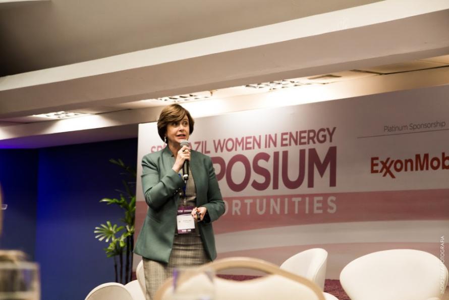 Petrobras Refining and Natural Gas Director Anelise Lara speaks at SPE Brazil's Women In Energy Symposium. (Source: SPE Brazil)