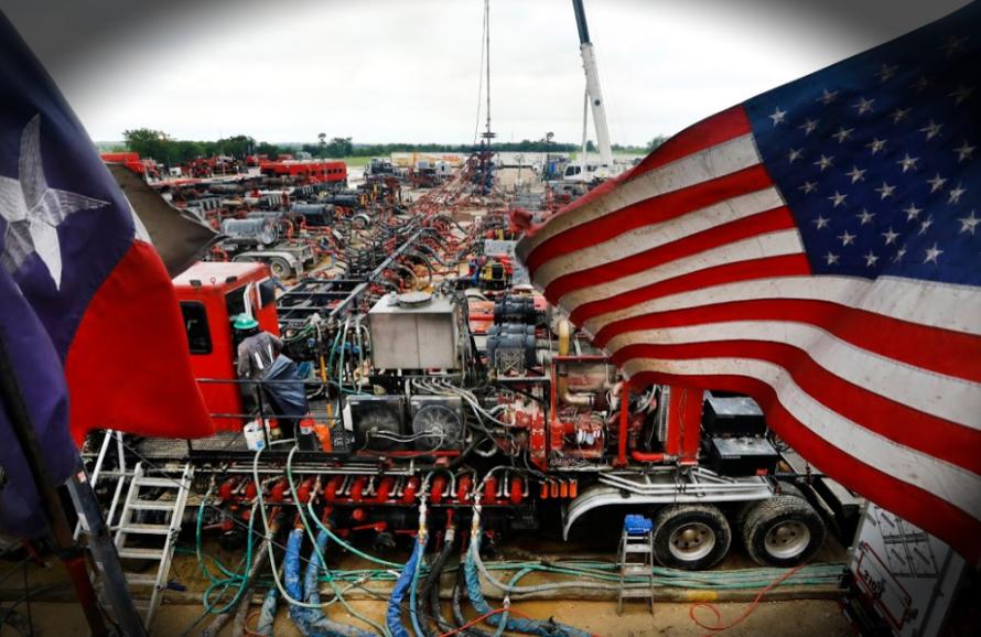 US Oil Industry Loses Jobs While Other Sectors Gain